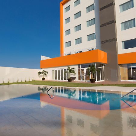 Hampton Inn & Suites By Hilton Парайсо Экстерьер фото