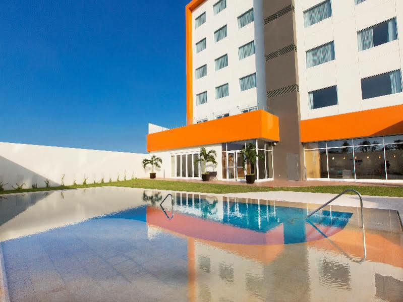 Hampton Inn & Suites By Hilton Парайсо Экстерьер фото